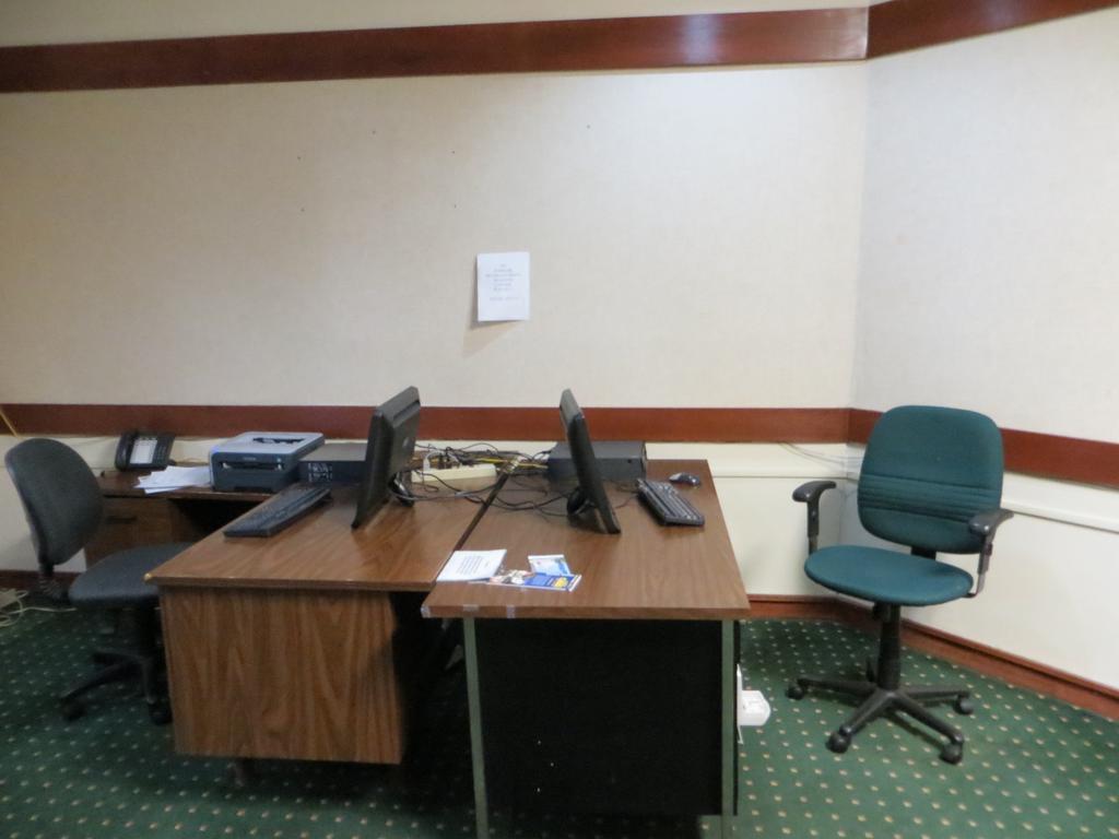 Elk Grove Hotel قرية إلك غروف المظهر الخارجي الصورة