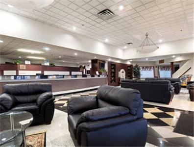 Elk Grove Hotel قرية إلك غروف المظهر الداخلي الصورة